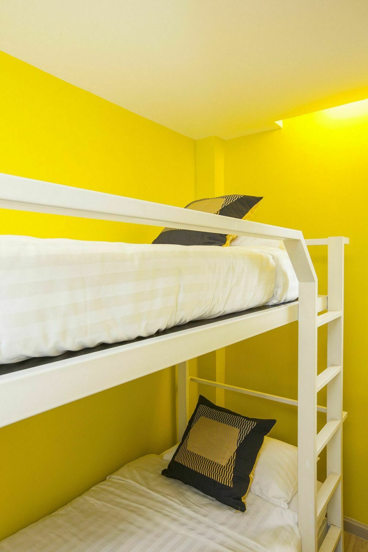 Gn Luxury Hostel Bangkok Kültér fotó